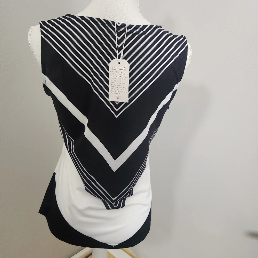 Blue and White Scoop Neck Sleeveless Tank Top - NWT - Picture 7 of 9